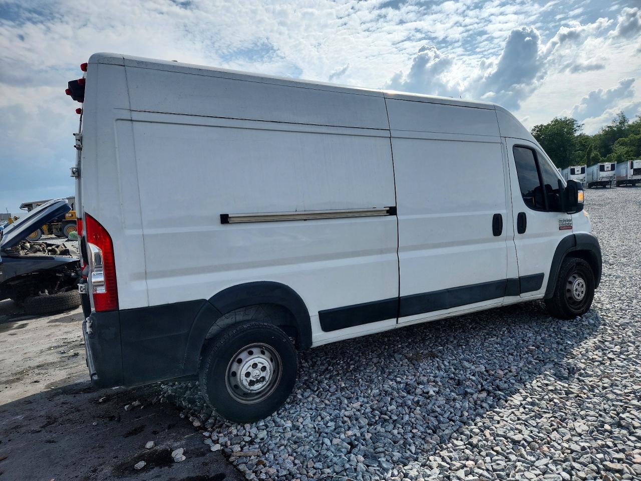 2019 RAM Promaster 2500 — VIN 3C6TRVDG4KE541383 — photo 3